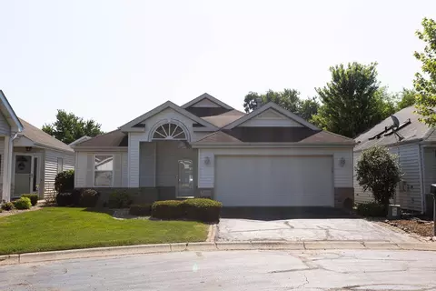 11141 Briarcliff Ct, Crown Point, IN 46307