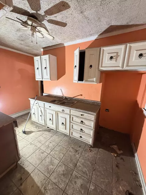 665 Fillmore St, Gary, IN 46402 photo 3