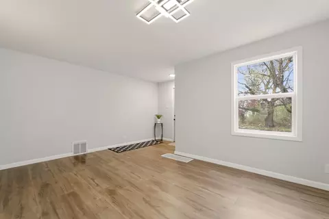 Living - 4627 Richard Gordon Hatcher Blvd, Gary, IN 46408 photo 2 of 3