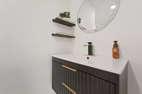 Bath - 4627 Richard Gordon Hatcher Blvd, Gary, IN 46408 photo 5 of 5