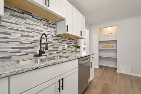 Kitchen - 4627 Richard Gordon Hatcher Blvd, Gary, IN 46408 photo 3 of 5
