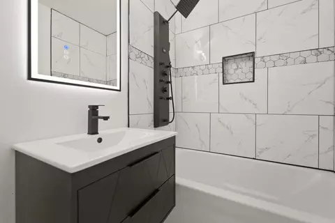 Bath - 4627 Richard Gordon Hatcher Blvd, Gary, IN 46408 photo 2 of 5