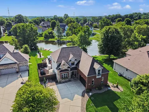 97 Muirfield Dr, Valparaiso, IN 46385