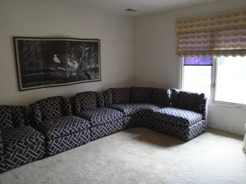 Living - 8805 Janeway Ct #K8, Munster, IN 46321 photo 2 of 5