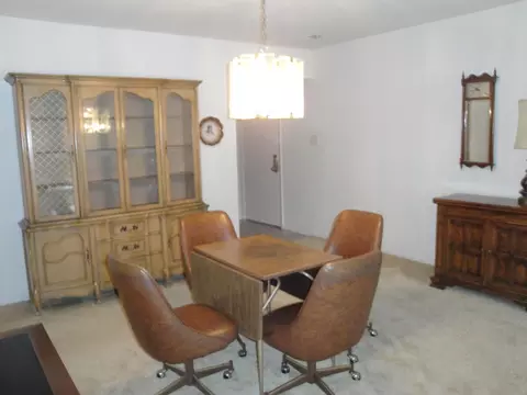 Dining - 8805 Janeway Ct #K8, Munster, IN 46321 photo 1 of 2