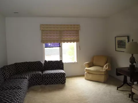 Living - 8805 Janeway Ct #K8, Munster, IN 46321 photo 1 of 5