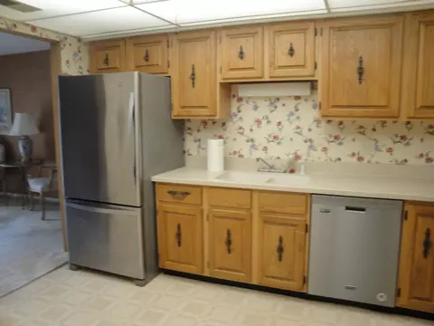 Kitchen - 8805 Janeway Ct #K8, Munster, IN 46321 photo 1 of 2