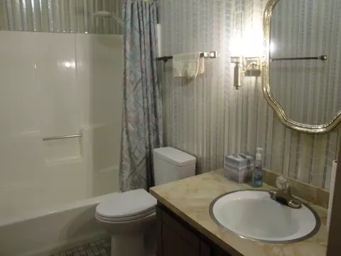 Bath - 8805 Janeway Ct #K8, Munster, IN 46321 photo 3 of 3