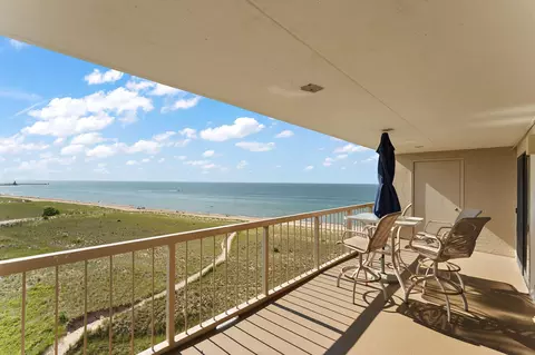 100 Lake Shore Dr #701, Michigan City, IN 46360
