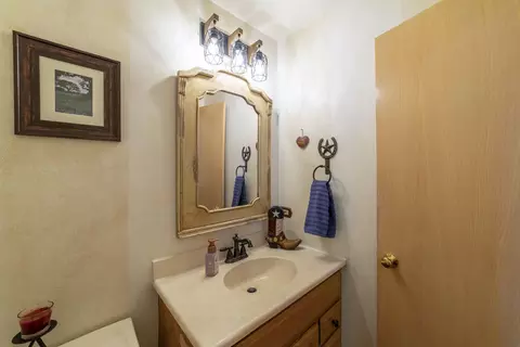 Bath - 8479 Christopher Dr, Saint John, IN 46373 photo 2 of 3