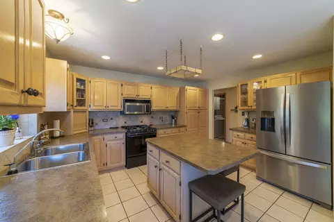 Kitchen - 8479 Christopher Dr, Saint John, IN 46373 photo 1 of 3