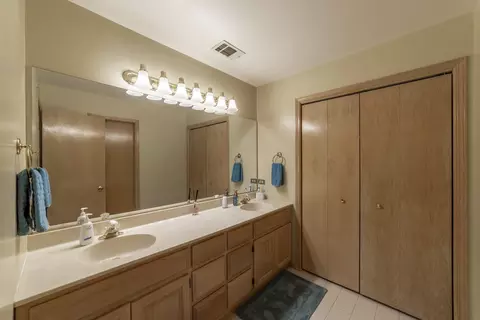 Bath - 8479 Christopher Dr, Saint John, IN 46373 photo 3 of 3