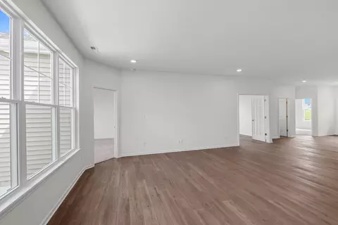 Living - 3961 Reflection Pl, Valparaiso, IN 46385 photo 2 of 3