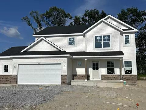 2585 Iowa St, Crown Point, IN 46307
