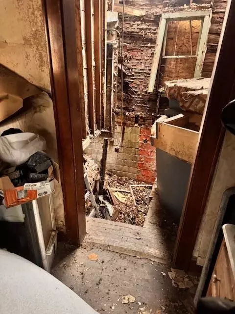 866 Floyd St, Gary, IN 46403 photo 5