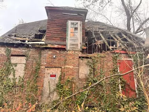 866 Floyd St, Gary, IN 46403 photo 2