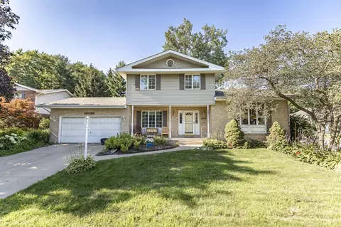 3545 Laverne Dr, Highland, IN 46322
