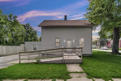 716 4th St, La Porte, IN 46350
