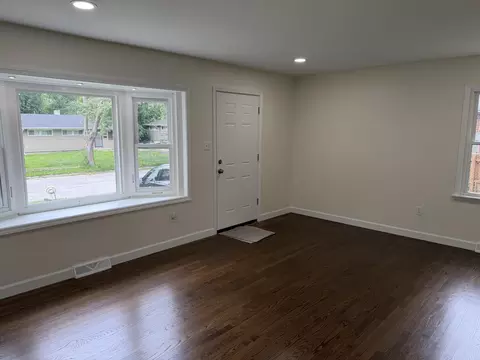 Living - 4220 Ryan Ct, Gary, IN 46403 photo 2 of 4