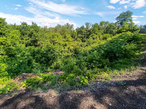 20 Skyline Dr, Ogden Dunes, IN 46368 photo 2