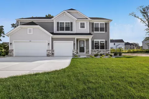 2560 Iowa St, Crown Point, IN 46307
