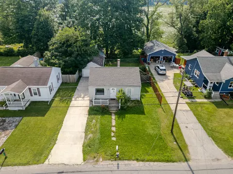 906 Park St, La Porte, IN 46350