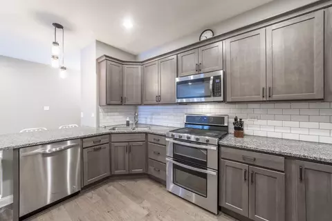 Kitchen - 9185 W 107th Pl, Saint John, IN 46373 photo 2 of 2