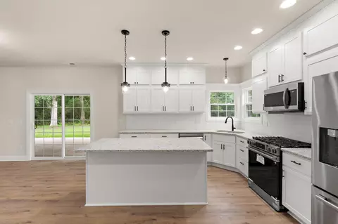 Kitchen - 1601 Elderberry St, De Motte, IN 46310 photo 5 of 5