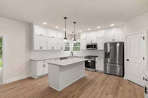 Kitchen - 1601 Elderberry St, De Motte, IN 46310 photo 2 of 5