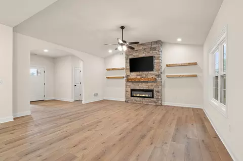 Living - 1601 Elderberry St, De Motte, IN 46310 photo 2 of 5