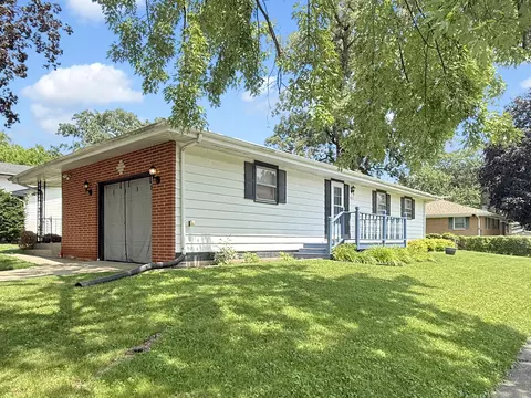 5353 Garfield St, Merrillville, IN 46410