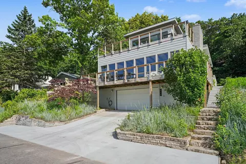 419 E Lake Front Dr, Beverly Shores, IN 46301
