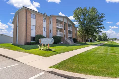 9621 Merrillville Rd #304, Crown Point, IN 46307