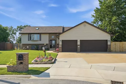 6512 Ravenwood Ave, Portage, IN 46368