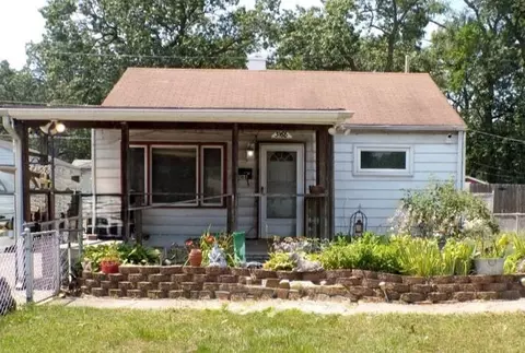 3168 Pulaski St, Hobart, IN 46342