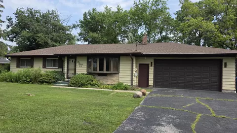 515 W 77th Ave, Dyer, IN 46311 photo 2
