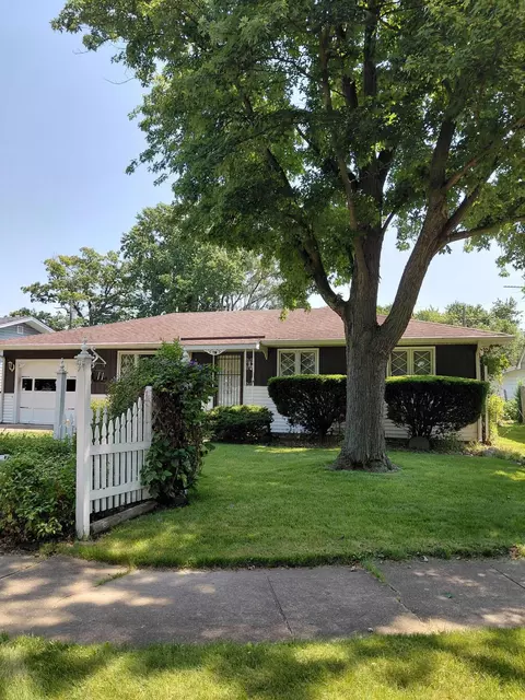 11 N Wabash St, Hobart, IN 46342