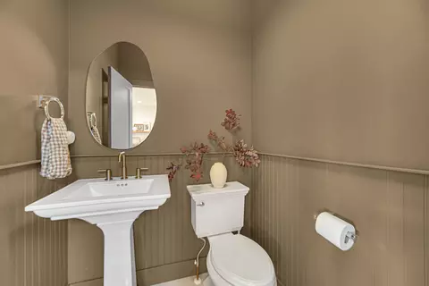 Bath - 2400 Stirling Dr, Valparaiso, IN 46383 photo 1 of 3