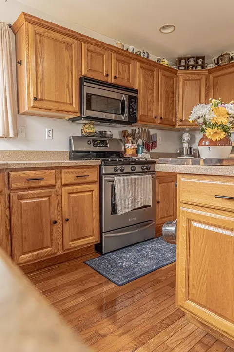 Kitchen - 340 E 123rd Pl, Crown Point, IN 46307 photo 3 of 3