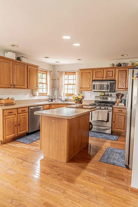 Kitchen - 340 E 123rd Pl, Crown Point, IN 46307 photo 1 of 3