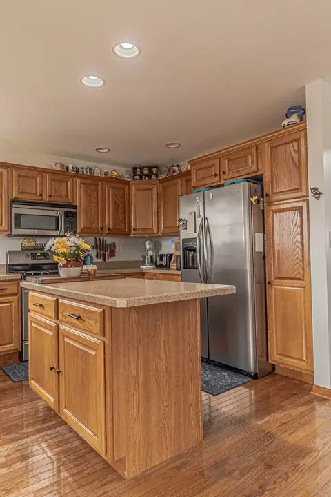 Kitchen - 340 E 123rd Pl, Crown Point, IN 46307 photo 2 of 3