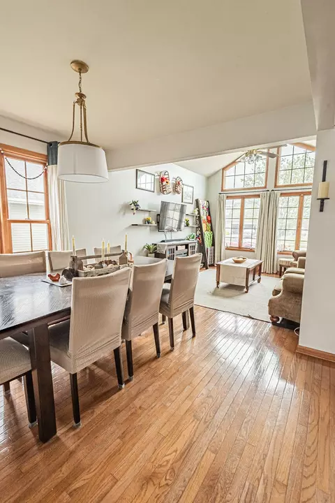 Dining - 340 E 123rd Pl, Crown Point, IN 46307 photo 1 of 3