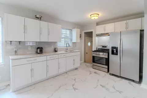 555 Taft Pl, Gary, IN 46404 photo 6