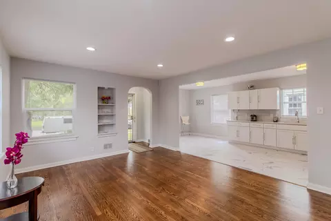 555 Taft Pl, Gary, IN 46404 photo 3