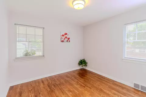 555 Taft Pl, Gary, IN 46404 photo 12