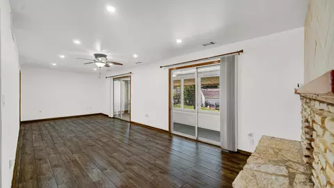 Living - 1213 River Dr, Munster, IN 46321 photo 3 of 3