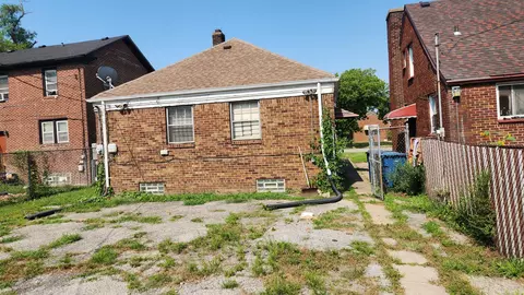 569 W Taft St, Gary, IN 46404 photo 3