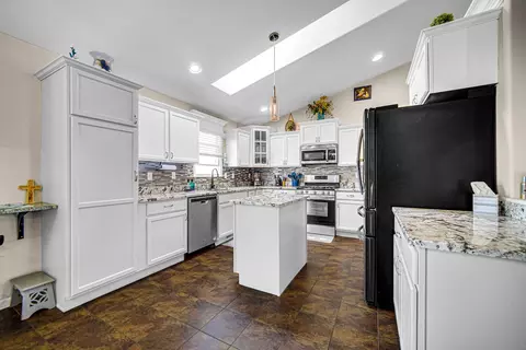 Kitchen - 9137 Michigan Dr, Crown Point, IN 46307 photo 2 of 2