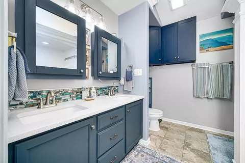 Bath - 9137 Michigan Dr, Crown Point, IN 46307 photo 1 of 4