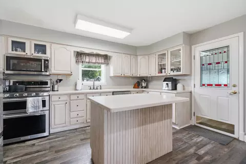 Kitchen - 954 Mohawk Dr, Crown Point, IN 46307 photo 1 of 2